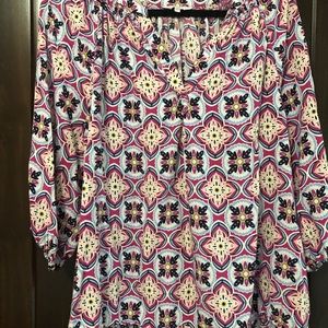 Printed blue/pink Vneck shirt, size 2xl
